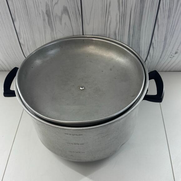 Vintage Wear Ever Large Aluminum Stock Pot 8 Quart No. 2170 W/Lid USA (READ) - Picture 9 of 10
